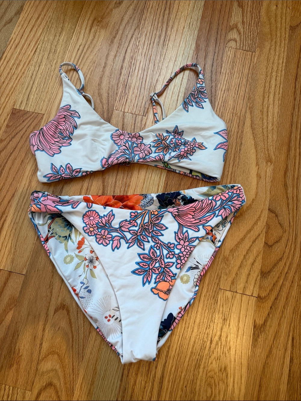 GUC Maaji bikini. Size medium.
